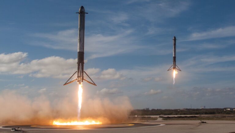 spacex_falcon_9_booster_nahled